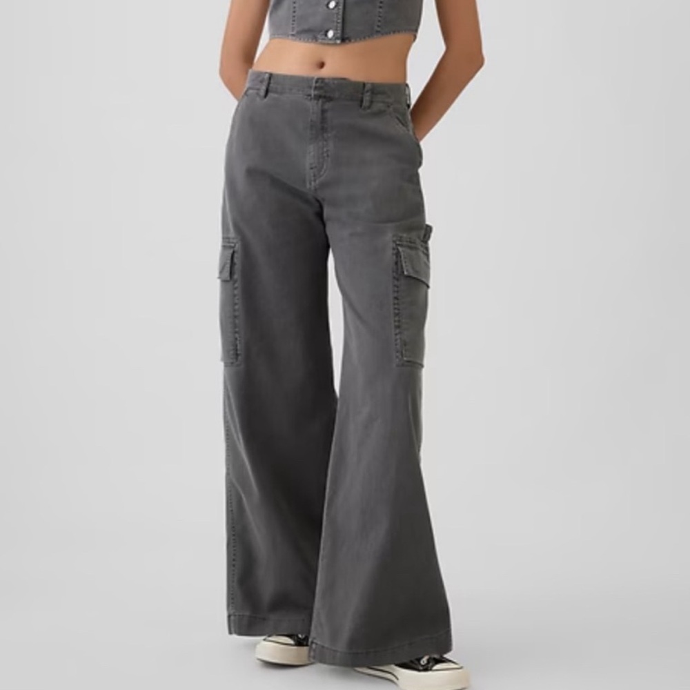 Gap Gray Wide-Leg Cargo Pants, 4